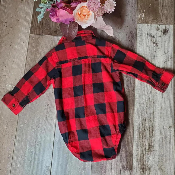 Carter's Size 9m Baby Boy Red and Black Buffalo Plaid Bodysuit NWOT - Picture 2 of 10